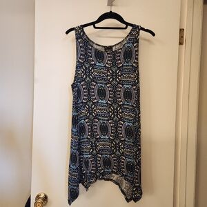 Wallpapher Blue and Black Geometric Top